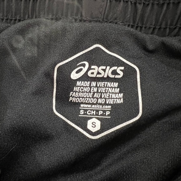 Asics Black Performance Shorts - Picture 1 of 2